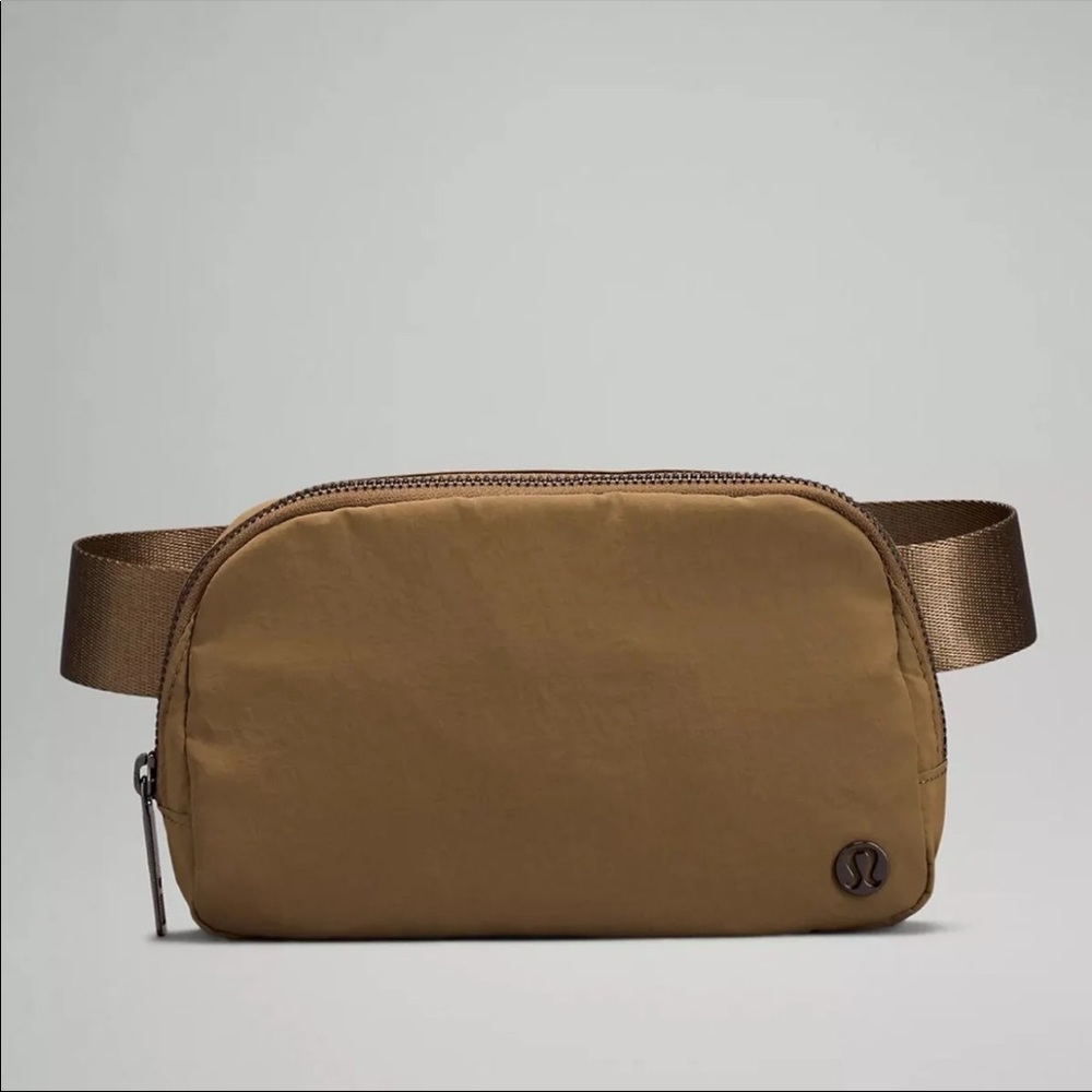 Lululemon Everywhere Belt Bag